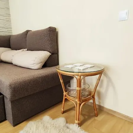 Kronstadt Garden Apartment *